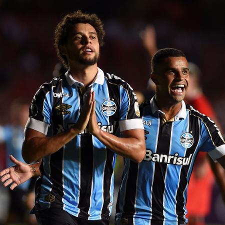 Victor Ferraz comemora gol do Grêmio na partida contra o América de Cali na Colômbia - LUIS ROBAYO / AFP