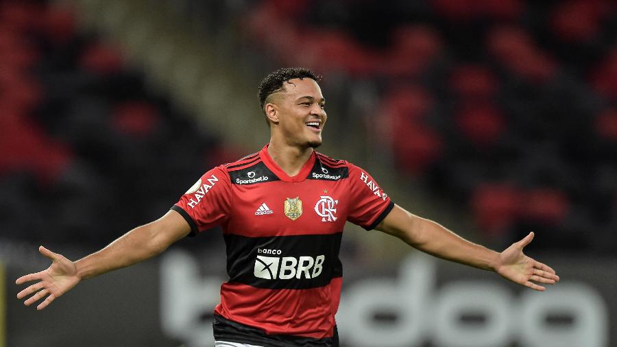 Rodrigo Muniz marcou gol do Flamengo contra o Bragantino pelo Brasileiro - Thiago Ribeiro/AGIF