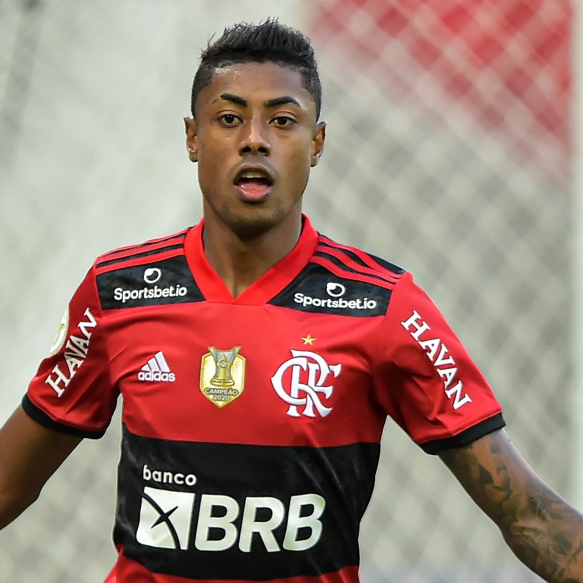 Bruno Henrique ainda não se adaptou ao uso de óculos em treinos: 'Inseguro'  - 28/02/2018 - UOL Esporte