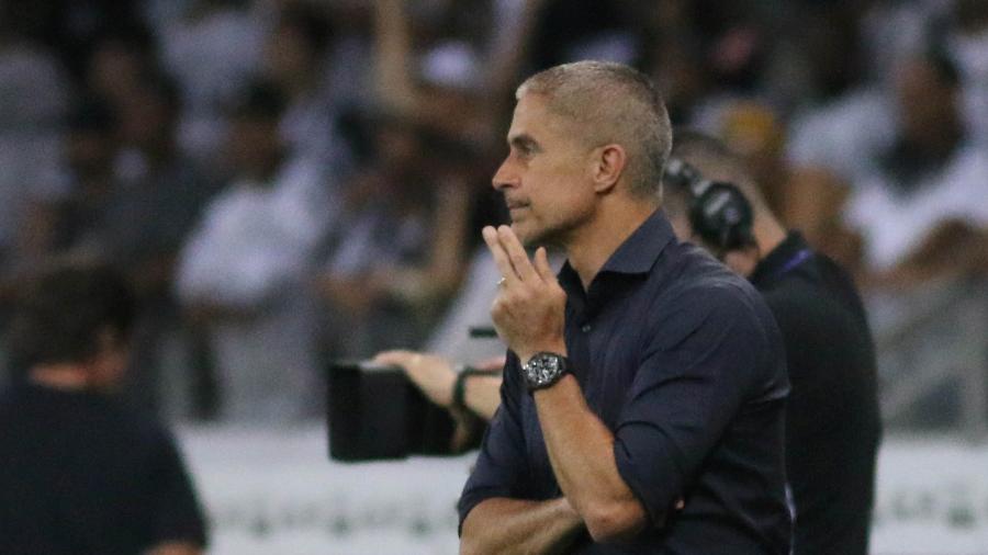 Sylvinho, do Corinthians, foi criticado pela Gaviões da Fiel - Fernando Moreno/AGIF
