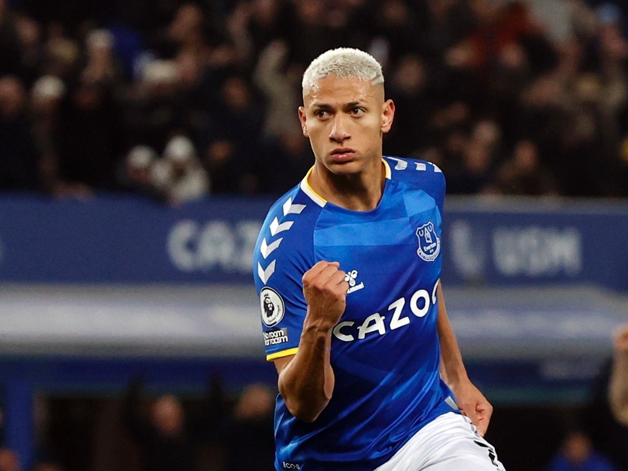 Richarlison marca, Everton vira e se salva da degola no Campeonato Inglês -  Superesportes