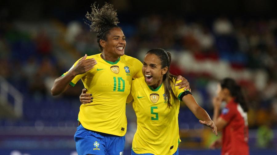 Duda comemora gol do Brasil contra o Peru pela Copa América feminina - Paola MAFLA / AFP