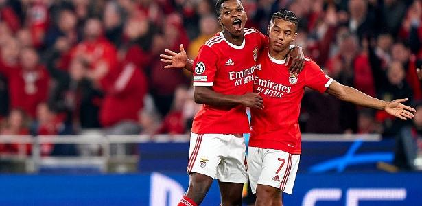 David Neres marca, Benfica goleia Club Brugge e avança na