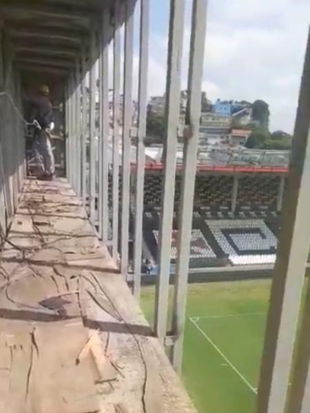Vídeo de homens debochando de São Januário durante obra no estádio viraliza na internet - Reprodução