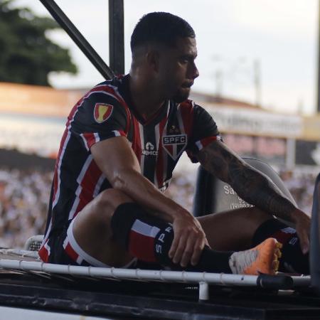 Wellington Rato, do São Paulo, deixou jogo contra a Ponte Preta lesionado