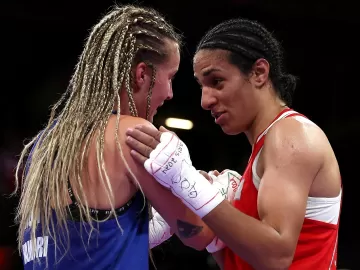 Após perder, adversária deseja sorte a argelina no boxe: 'Foi uma boa luta'