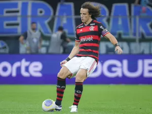 David Luiz sente dores, não viaja e vira mais um desfalque para o Flamengo