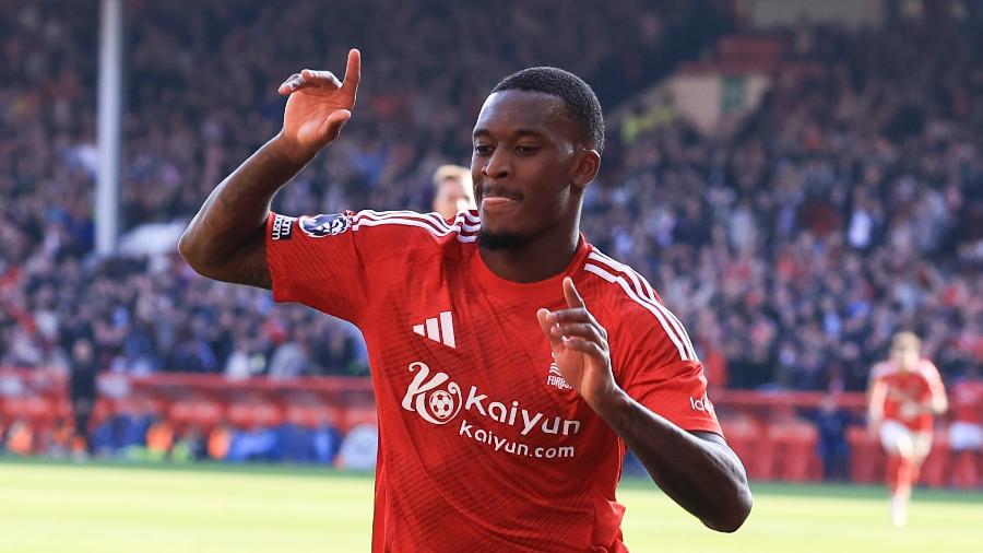 Hudson-Odoi fez o gol do Nottingham Forest na vitória sobre o Manchester City, pelo Inglês Hudson-Odoi fez o gol do Nottingham Forest na vitória sobre o Manchester City, pelo Inglês