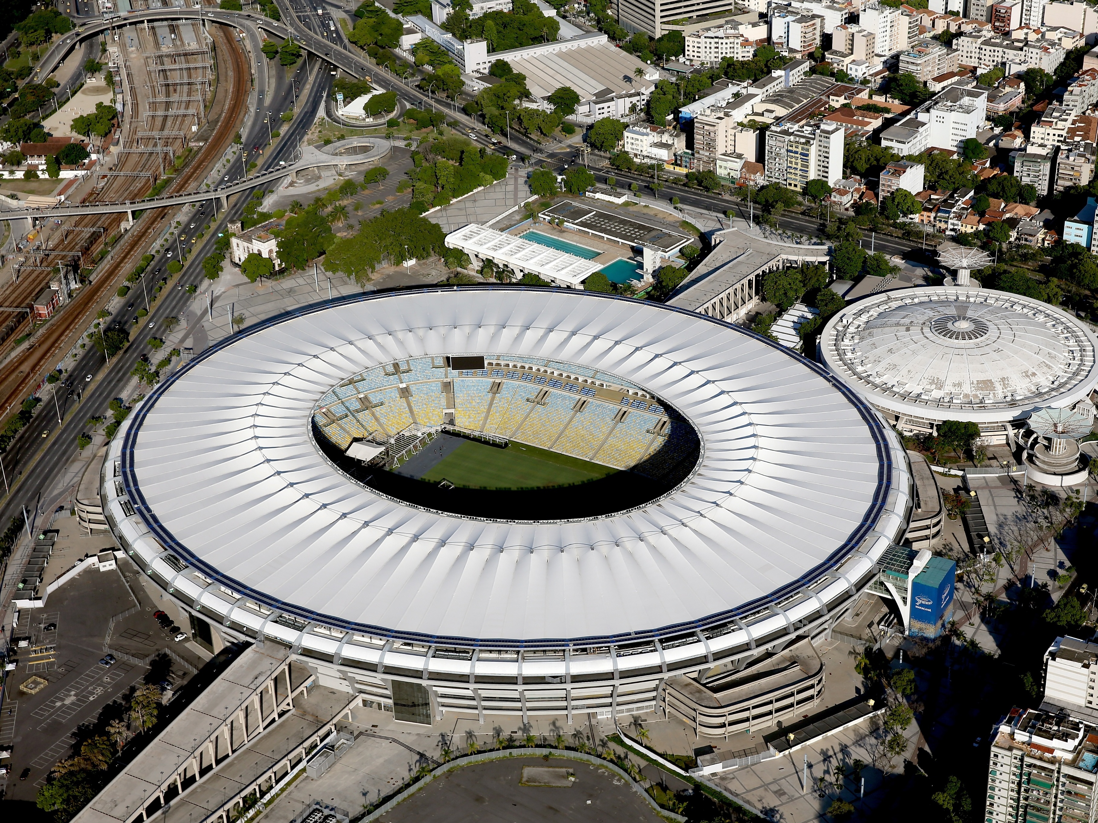 Vai ao Maracanã? Saiba onde estacionar - Guia dos Estádios