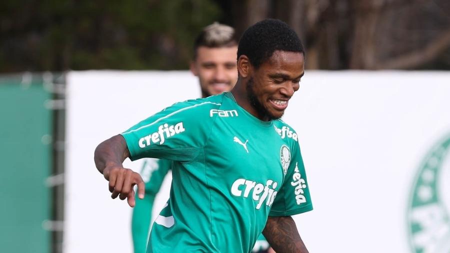 Atacante começou a treinar com o grupo na tarde de ontem e está liberado para jogar - Cesar Greco/Palmeiras