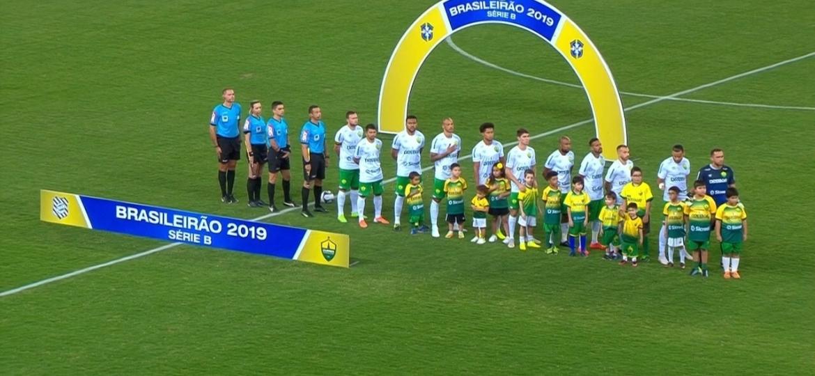 Jogadores do Figueirense não sobem a campo para o jogo contra o Cuiabá - Reprodução