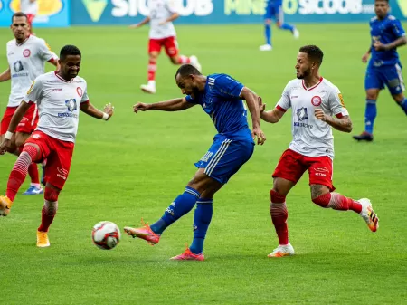 Fabio Defende Penalti E Livra Cruzeiro De Derrota Para O Tombense 01 04 2021 Uol Esporte