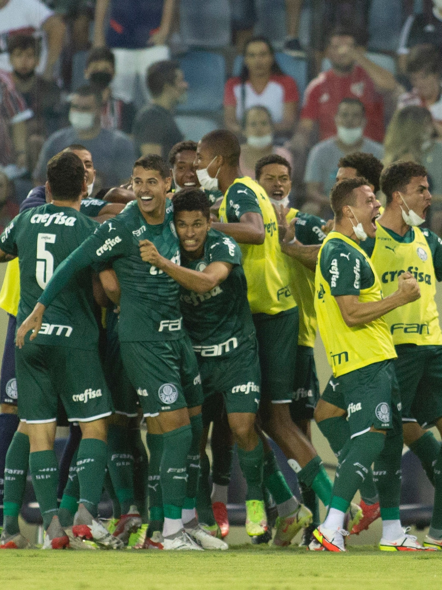 Copinha: Em fim de jogo tenso, Palmeiras bate São Paulo e vai à final