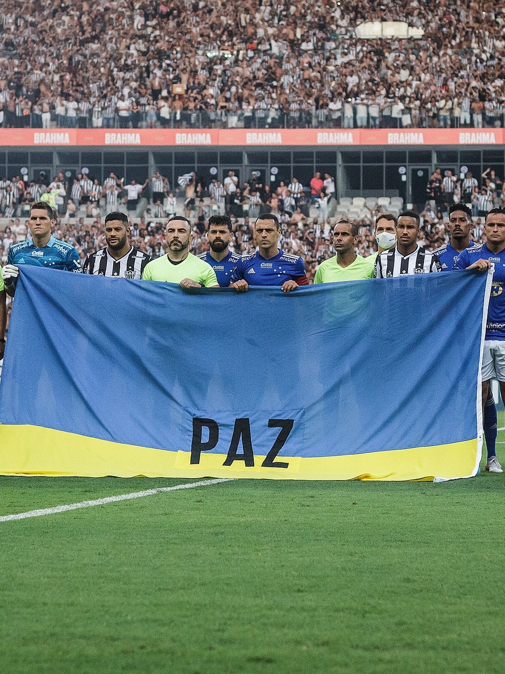 PM de Minas proíbe torcedores do Galo de levar a letra B para o clássico  contra o Cruzeiro, no sábado - Lance!