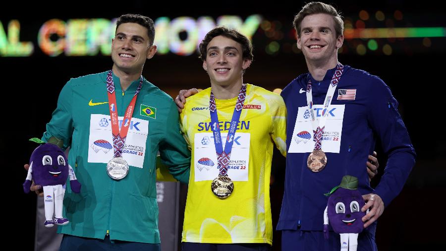 Thiago desbancou o norte-americano Christopher Nilsen e só perdeu o ouro para o fenômeno Armand Duplantis - Maja Hitij/Getty Images/World Athletics