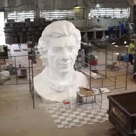 Molde de busto de Ayrton Senna que ficará no Setor A das arquibancadas de Interlagos - Reprodução