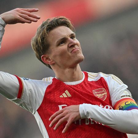 Martin Odegaard comemora gol do Arsenal sobre o Wolverhampton