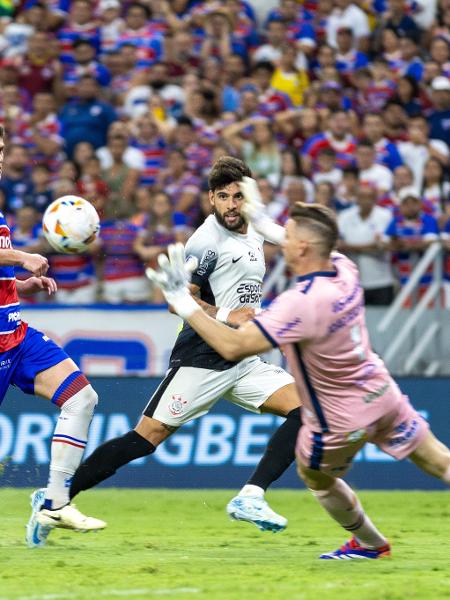 Yuri Alberto desperdiça oportunidade em Fortaleza x Corinthians, jogo da Sul-Americana
