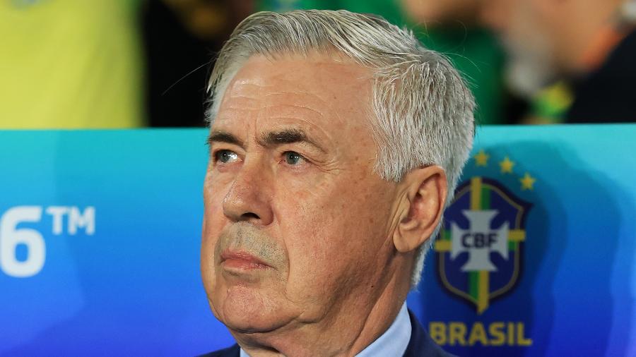 Carlo Ancelotti, técnico do Brasil, durante jogo contra o Chile