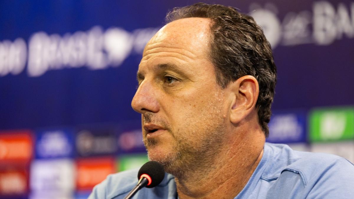 Ceni critica árbitro após empate em Bahia x Corinthians: 'Estragou o jogo'
