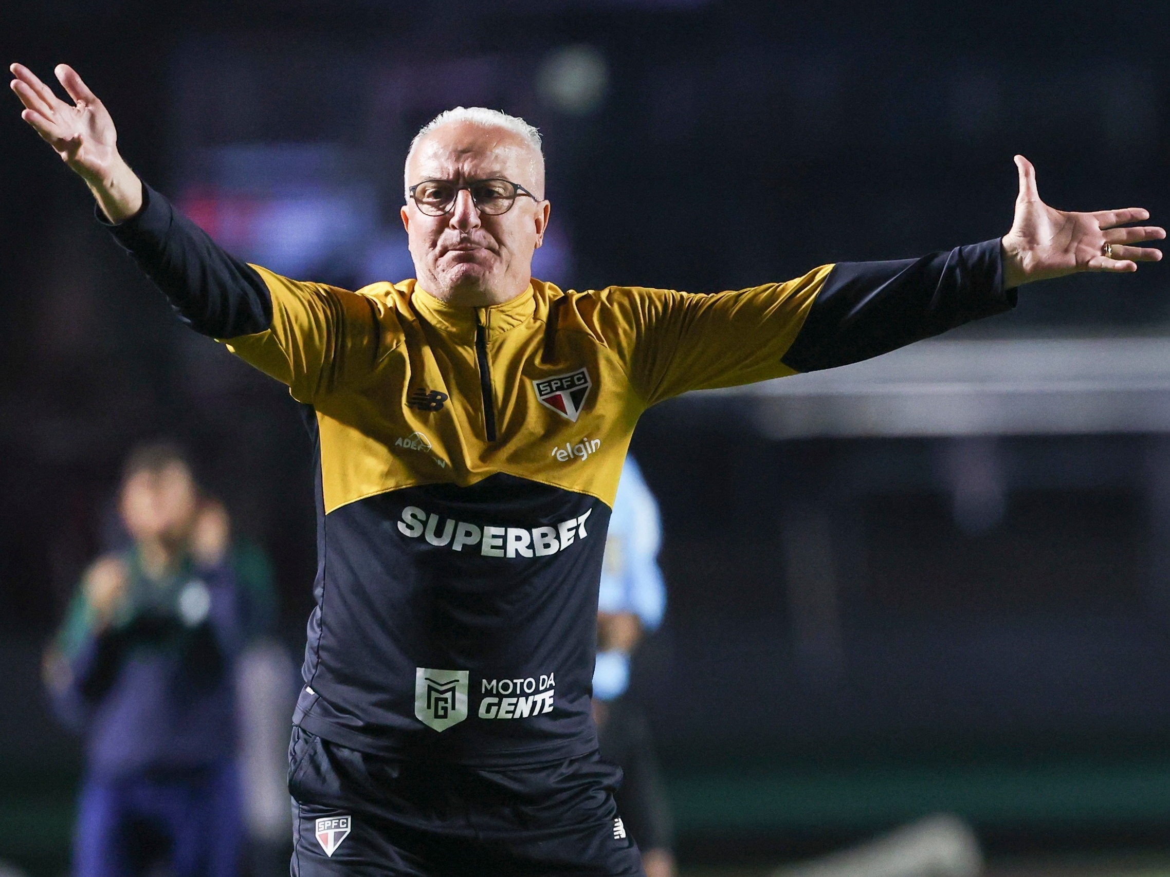 NA CORDA BAMBA! "Vergonha": Em péssima campanha no Brasileiro, Dorival é pressionado e cobra o elenco
