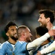 Messi chora, comanda Argentina e se despede com vit&oacute;ria, gol e assist&ecirc;ncias