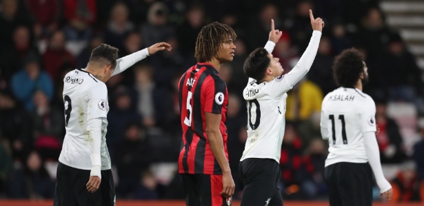 Coutinho comemora após marcar golaço diante do Bournemouth - Catherine Ivill/Getty Images