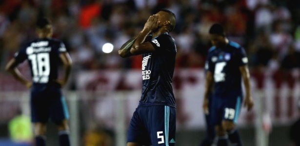 Festa de jogadores do Emelec em karaokê irrita torcida pelo mau momento do time - AGUSTIN MARCARIAN/REUTERS