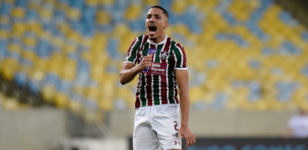 Lateral Gilberto comemora gol do Fluminense diante do Palmeiras - Thiago Ribeiro/AGIF