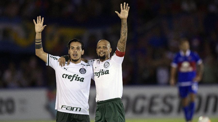 Felipe Melo fez dupla de zaga com Gustavo Gómez na estreia da Libertadores - JUAN MABROMATA / AFP