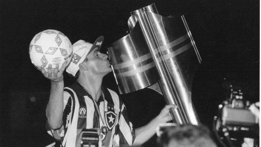 Túlio marcou o gol que deu o título ao Botafogo, em 1995, de forma impedida - Reprodução Flickr Botafogo