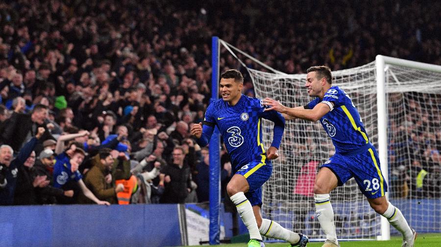 Thiago Silva comemora gol marcado pelo Chelsea contra o Tottenham pelo Campeonato Inglês - Justin Tallis/AFP