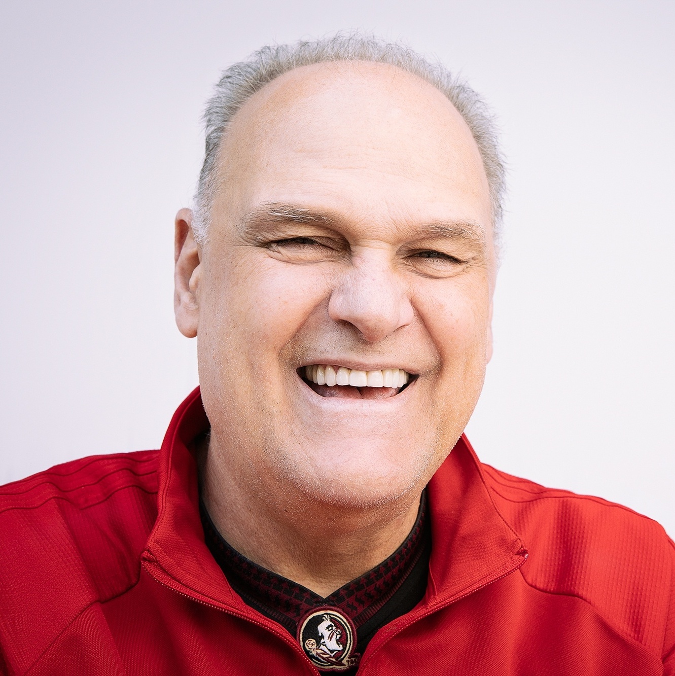 Família faz funeral de Oscar Schmidt, agradece carinho e pede privacidade