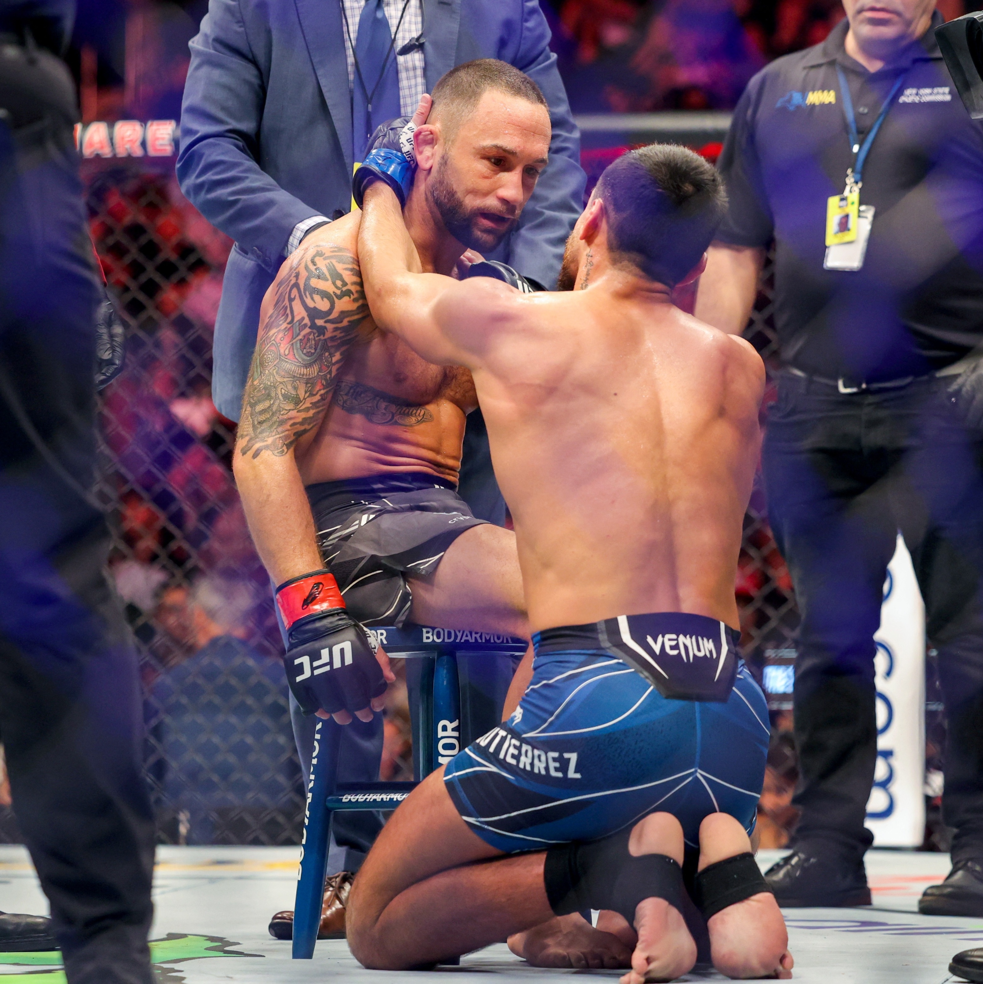 Futebol americano ou MMA: qual esporte é mais brutal?