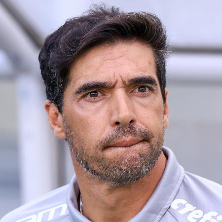 Abel Ferreira comanda o Palmeiras contra o Botafogo-SP pelo Campeonato Paulista