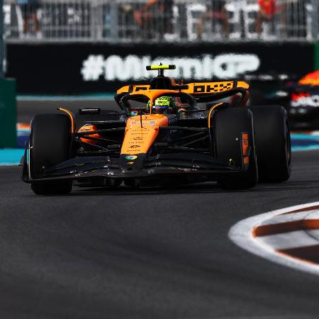 Lando Norris, da McLaren, lidera o GP de Miami à frente de Max Verstappen, da Red Bull Lando Norris, da McLaren, lidera o GP de Miami à frente de Max Verstappen, da Red Bull