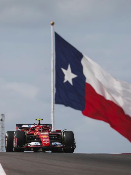 Carlos Sainz foi o mais rápido no treino livre para o GP dos EUA