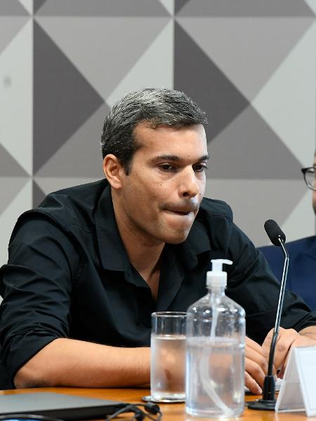 Bruno Tolentino, tio de Paquetá, durante reunião da CPI das Apostas