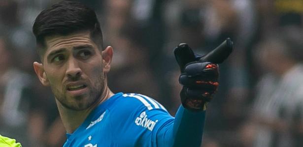 Desfalques no Flamengo para partida contra o Criciúma: Rossi, Léo Pereira e Alex Sandro