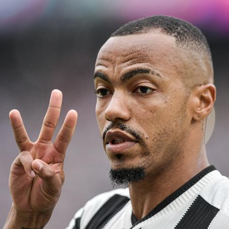 Marlon Freitas celebrou vitória heroica dos brasileiros sobre os franceses no Mundial Marlon Freitas celebrou vitória heroica dos brasileiros sobre os franceses no Mundial