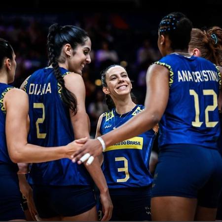 Brasil celebra ponto contra a República Dominicana na Liga das Nações