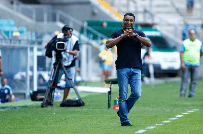 Roger Machado gesticula em vitória do Grêmio sobre o Lajeadense no Campeonato Gaúcho - Lucas Uebel/Grêmio
