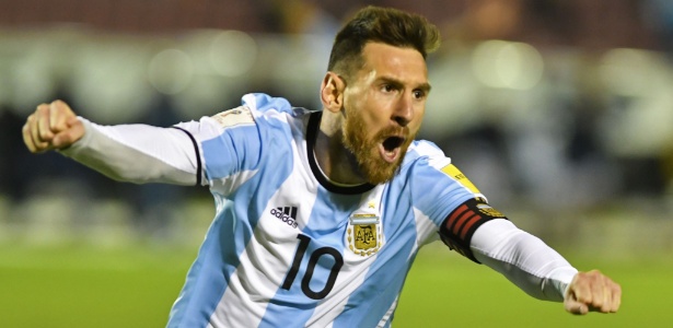 Messi comemora um dos gols contra o Equador - Juan Ruiz/AFP