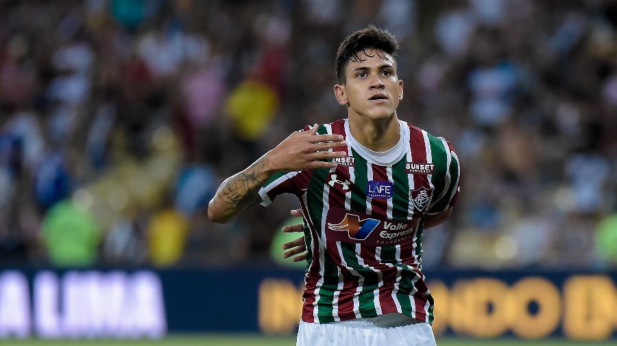 Pedro comemora um de seus 31 gols pelo Fluminense  - Thiago Ribeiro/AGIF