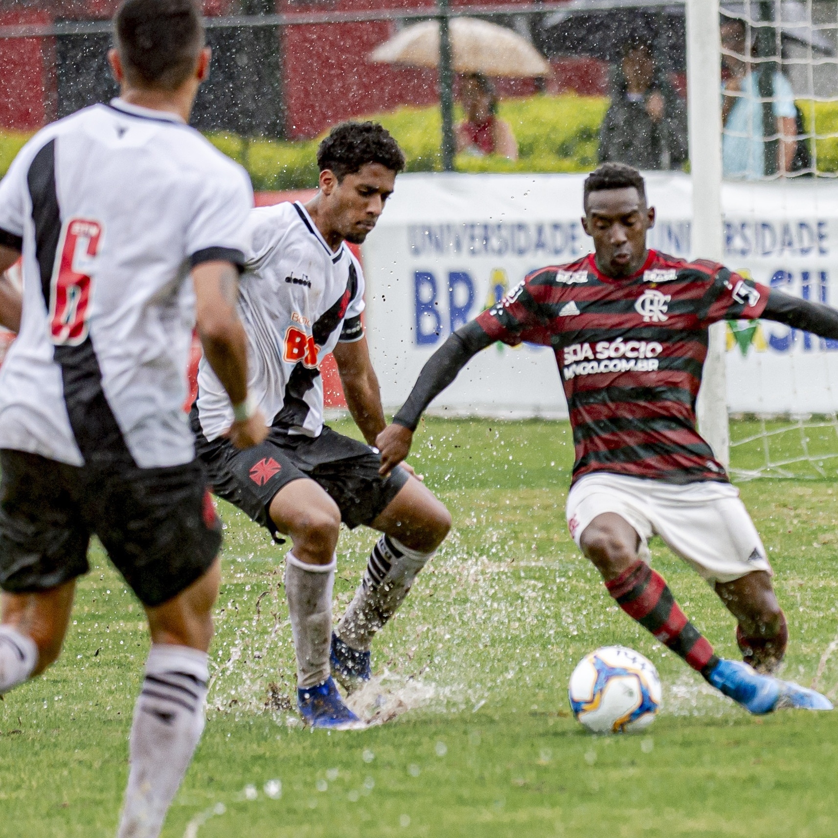 Flamengo e seleção brasileira baú do futebol - O vasco não tem nem