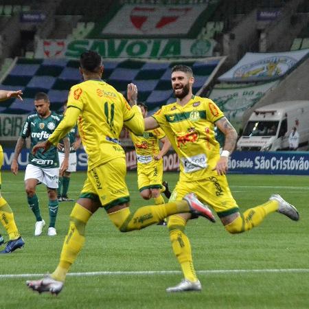 Jogadores do Mirassol comemoram gol diante do Palmeiras pelo campeonato Paulista - Divulgação/Mirassol