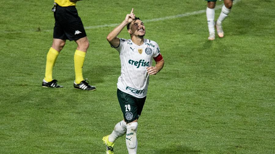 Willian, jogador do Palmeiras, comemora seu gol durante partida contra o CRB  - Celio Junior/AGIF