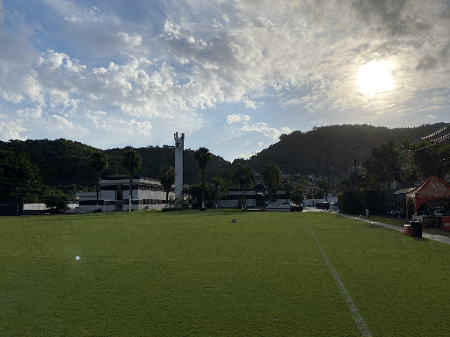 Santos tem contas bloqueadas por dívida com time de futebol americano