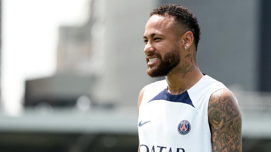 Neymar foi oferecido a vários clubes, mas deve ficar no PSG - Koji Watanabe/Getty Images