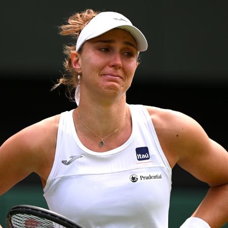 Bia Haddad Maia chora ao desistir de Wimbledon por lesão